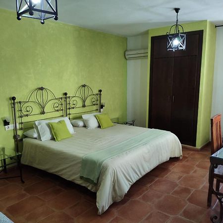 Hotel Rural La Posada De Las Cigueenas Jerez De Los Caballeros Exterior foto