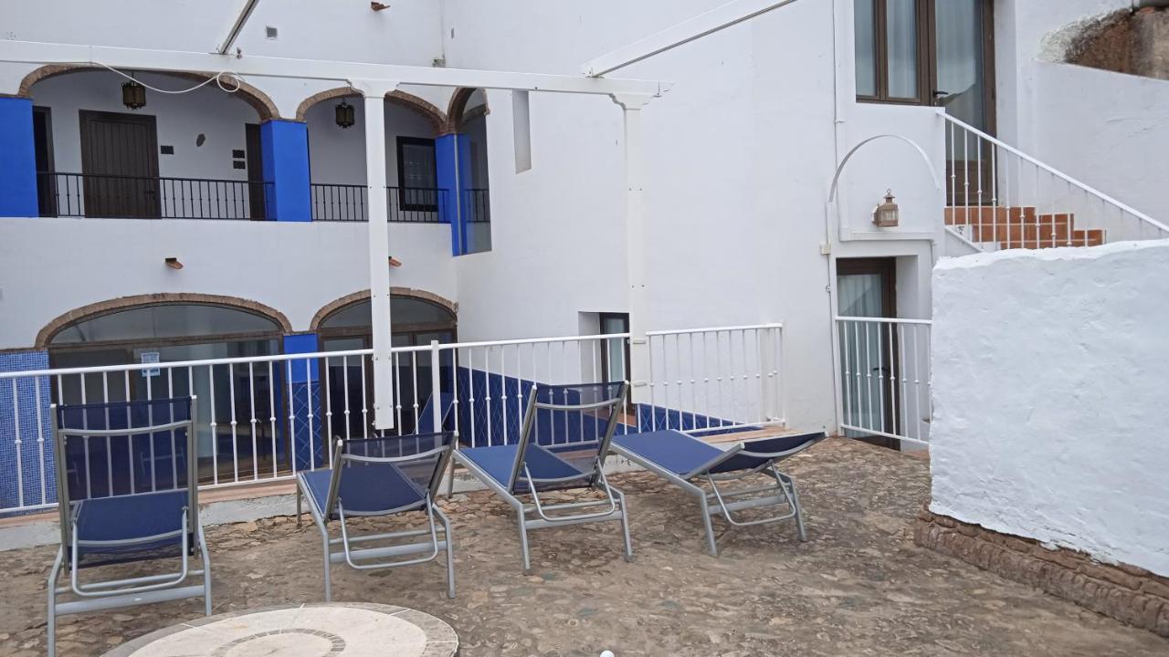 Hotel Rural La Posada De Las Cigueenas Jerez De Los Caballeros Exterior foto